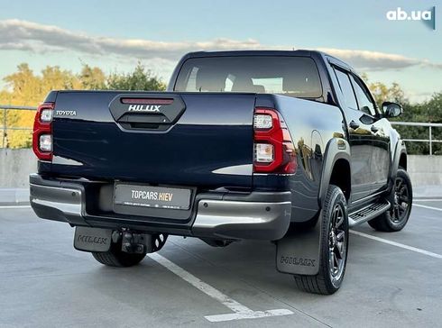 Toyota Hilux 2022 - фото 13