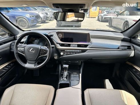 Lexus ES 2021 - фото 16