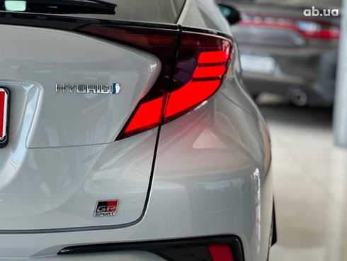 Toyota C-HR 2021 серый - фото 9