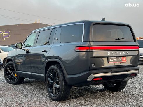 Rivian R1S 2023 серый - фото 12