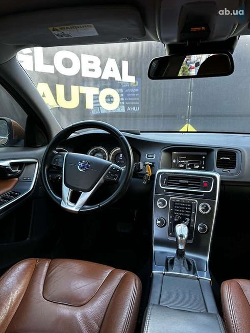 Volvo S60 2013 - фото 20