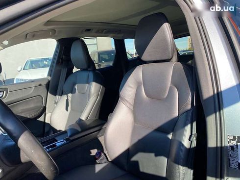 Volvo XC60 2019 - фото 17