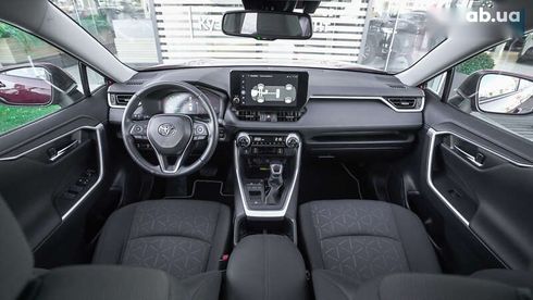 Toyota RAV4 2022 - фото 8