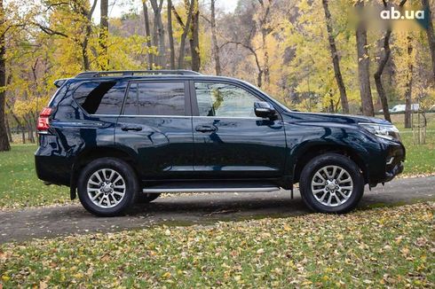 Toyota Land Cruiser Prado 2017 - фото 18