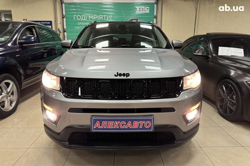 Jeep Compass 2018 серый - фото 7