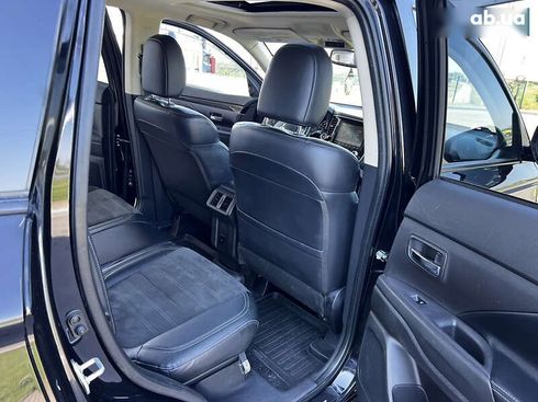 Mitsubishi Outlander 2019 - фото 24