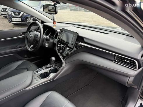 Toyota Camry 2021 - фото 19