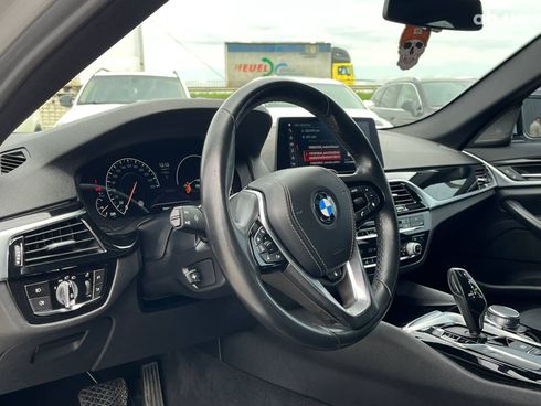 BMW 5 серия 2019 серый - фото 18