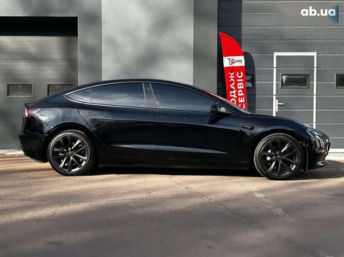 Tesla Model 3 2022 - фото 11