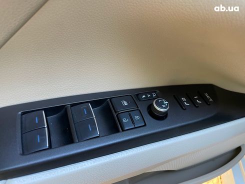 Toyota Camry 2022 белый - фото 28