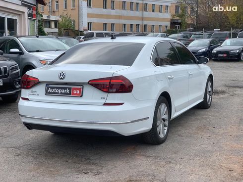 Volkswagen Passat 2018 белый - фото 5