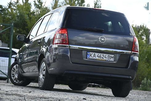 Opel Zafira 2010 - фото 12