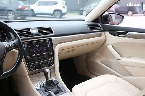 Volkswagen Passat 2017 - фото 15