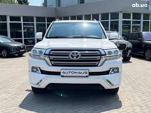 Toyota Land Cruiser 2018 - фото 2