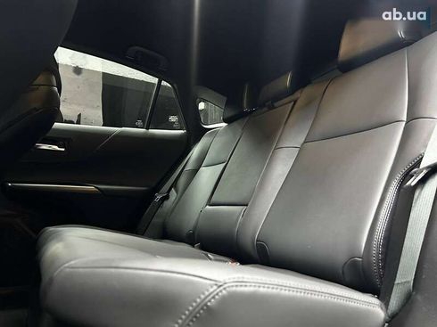 Toyota Venza 2022 - фото 17