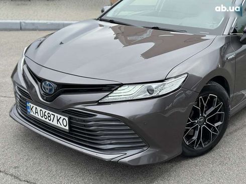 Toyota Camry 2019 - фото 4