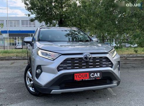 Toyota RAV4 2019 - фото 17