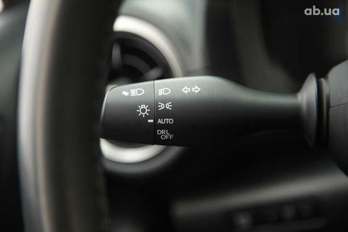 Lexus IS 2021 - фото 24