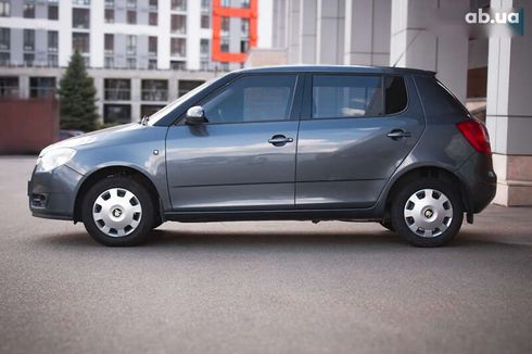 Skoda Fabia 2009 - фото 5