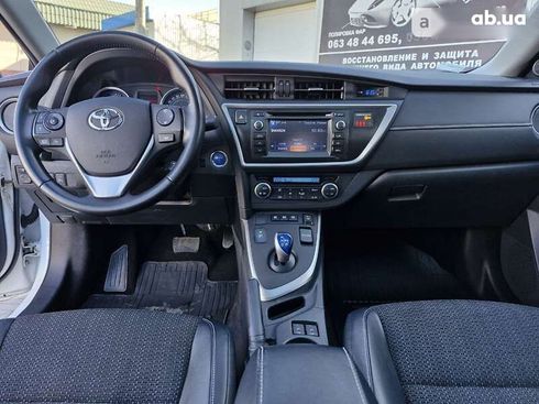 Toyota Auris 2014 - фото 18