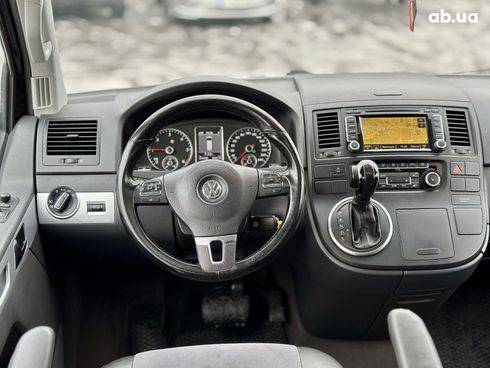Volkswagen Multivan 2010 черный - фото 17