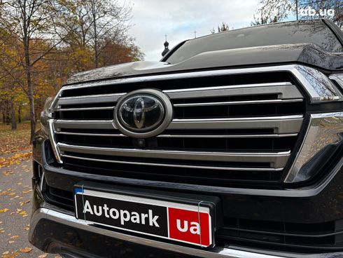 Toyota Land Cruiser 2018 черный - фото 9
