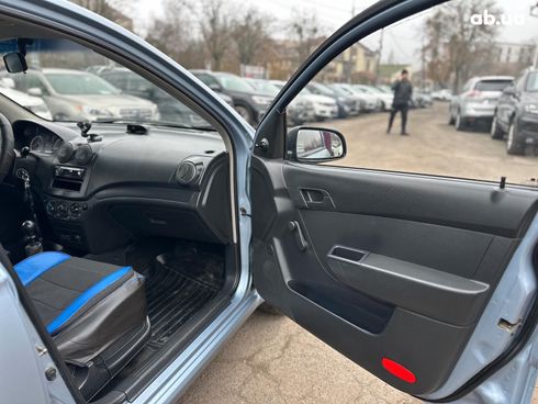 Chevrolet Aveo 2011 синий - фото 19