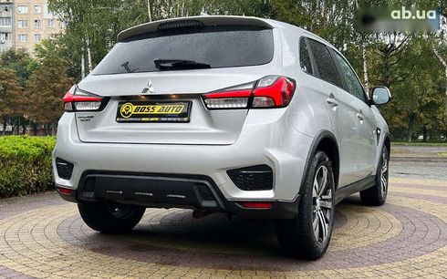 Mitsubishi Outlander 2019 - фото 7