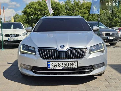 Skoda Superb 2019 - фото 4