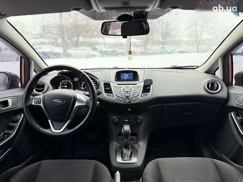 Ford Fiesta 2016 - фото 9