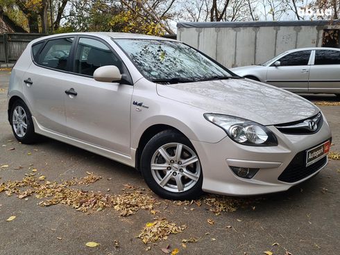 Hyundai i30 2011 бежевый - фото 3