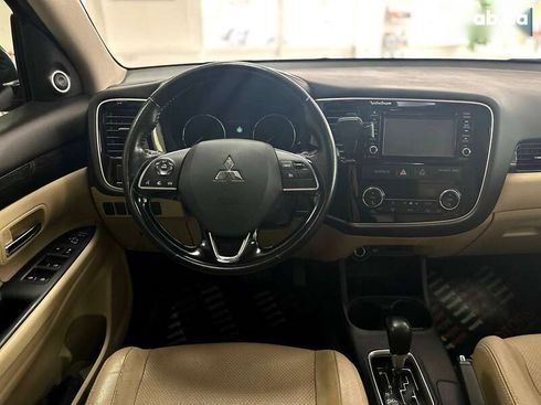 Mitsubishi Outlander 2016 - фото 23