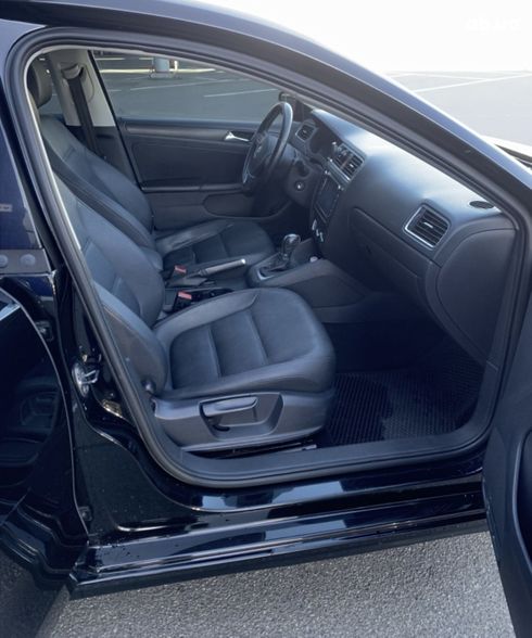 Volkswagen Jetta 2011 черный - фото 10