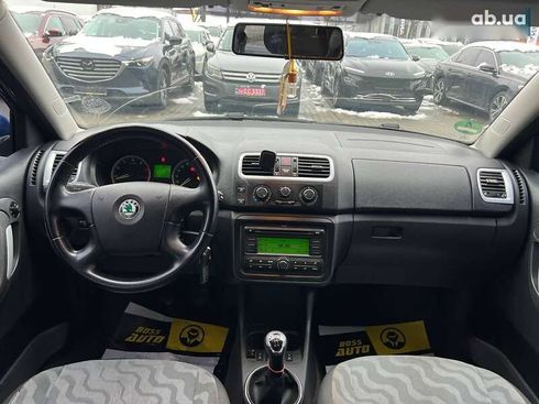 Skoda Fabia 2009 - фото 11