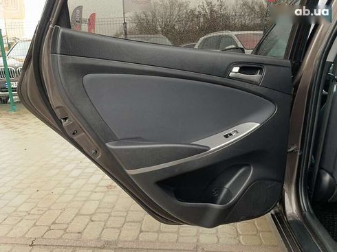 Hyundai Solaris 2016 - фото 26