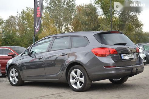 Opel Astra 2011 - фото 20