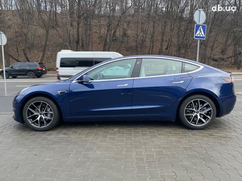 Tesla Model 3 2018 синий - фото 12