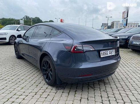 Tesla Model 3 2022 - фото 4