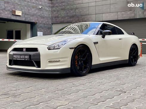 Nissan GT-R 2013 - фото 7