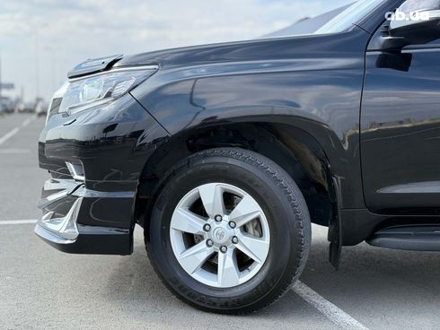 Toyota Land Cruiser Prado 2019 черный - фото 5