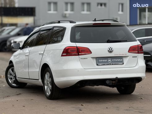 Volkswagen Passat 2011 белый - фото 5