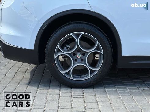 Alfa Romeo Stelvio 2018 - фото 12