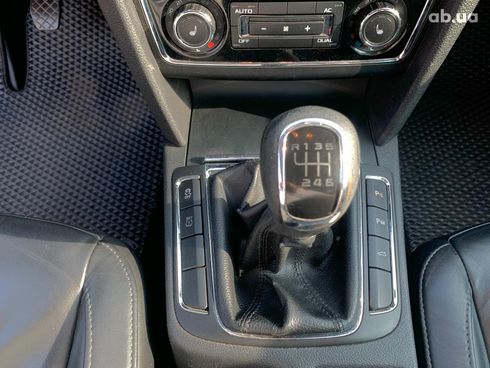 Skoda Superb 2011 белый - фото 41