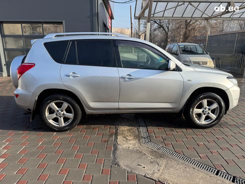 Toyota RAV4 2006 серый - фото 11