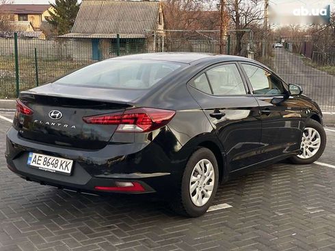 Hyundai Elantra 2018 - фото 4