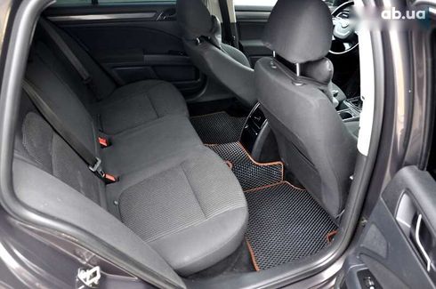 Skoda Superb 2011 - фото 23