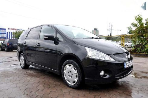Mitsubishi Grandis 2008 - фото 6