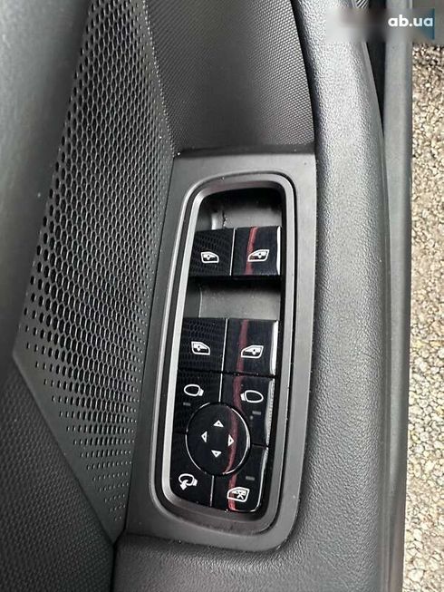 Porsche Taycan 2021 - фото 18