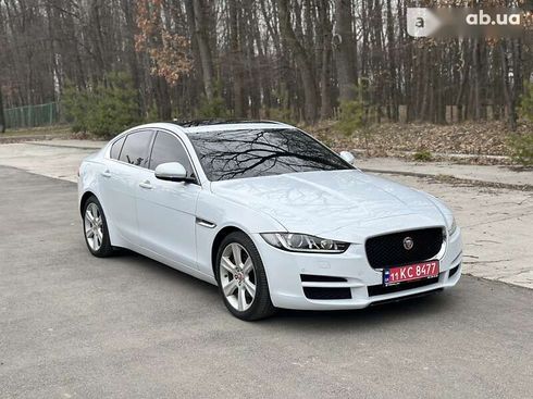 Jaguar XE 2016 - фото 4