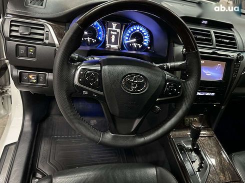 Toyota Camry 2015 - фото 24